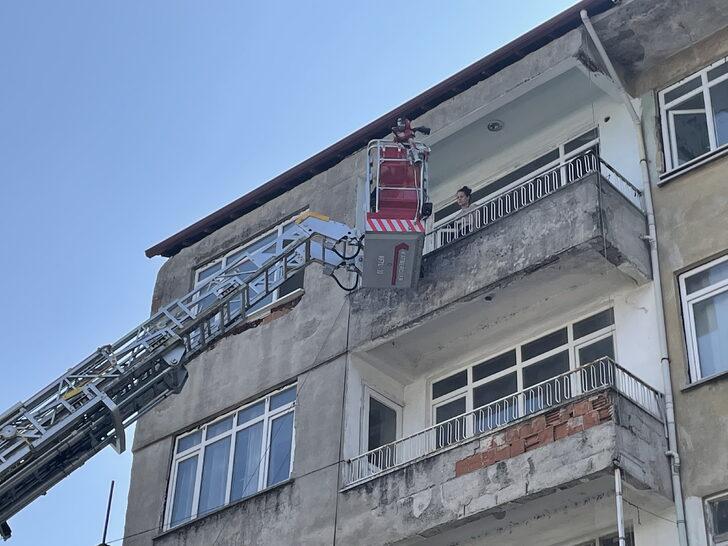 Düzce'de evde mahsur kalınca panik atak geçiren kadını itfaiye kurtardı G4