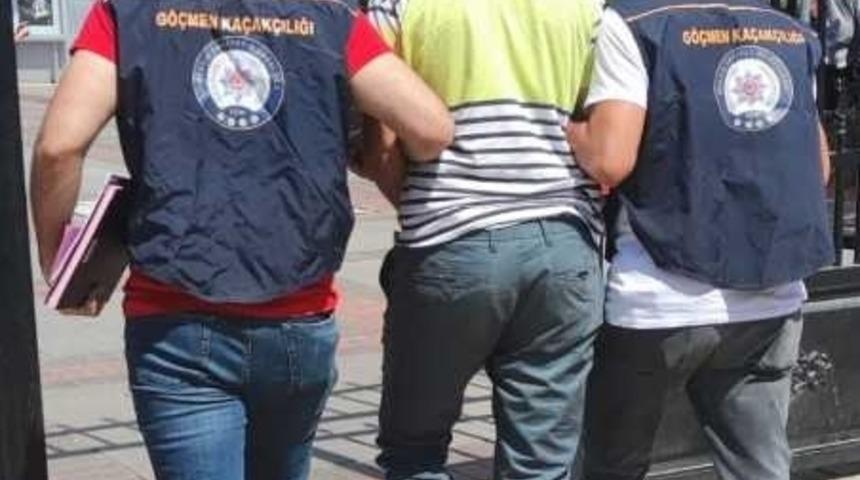 Mersin'de yurda yasa dışı yollarla giren 2 yabancı uyruklu yakalandı