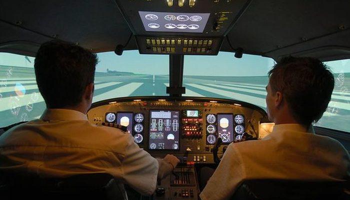 Kokpitte pilotlar arasında kavga çıktı! Mürettebatın ayırdığı kavgada pilotlar açığa alındı