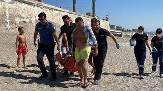 Antalya'da köpeğini kaçırmaya çalışan şüpheli tarafından bıçaklanan kişi yaralandı