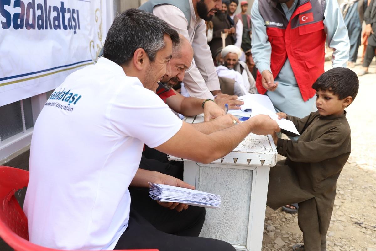 Sadakataşı Derneğinden Afganistan'a yardım