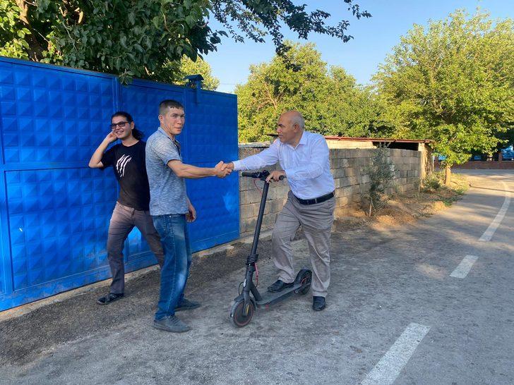 Muhtarın "hizmet aracı" elektrikli skuter G2