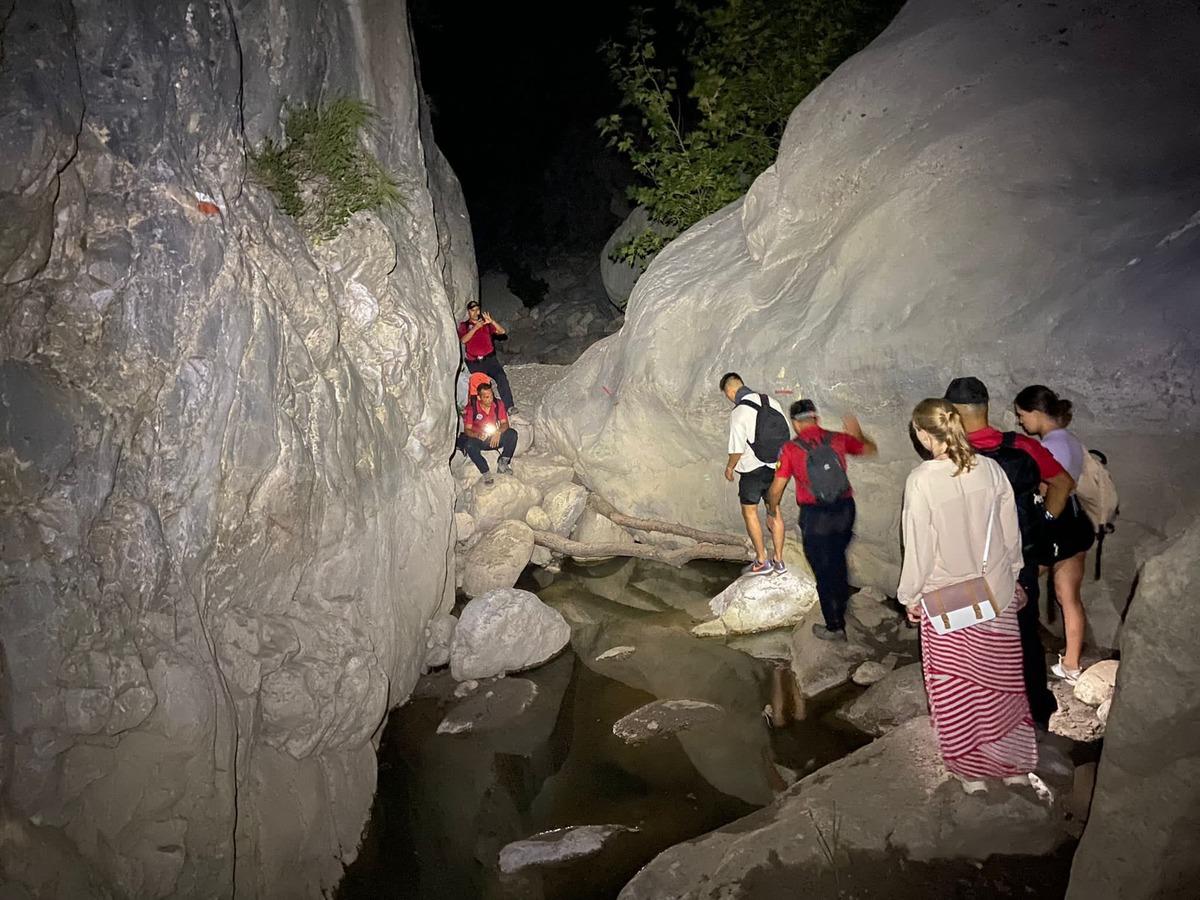 Antalya'da Likya yolunda kaybolan 3 turist kurtarıldı