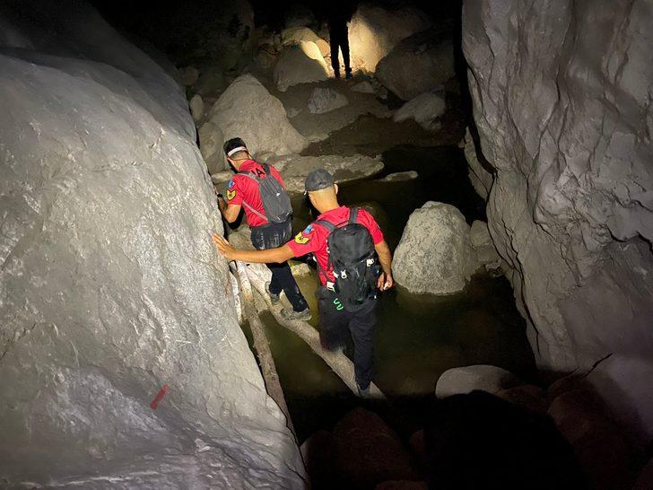 Antalya'da Likya yolunda kaybolan 3 turist kurtarıldı G3