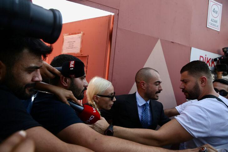 GÜNCELLEME 2 - Şarkıcı Gülşen adli kontrol şartıyla tahliye edildi G1