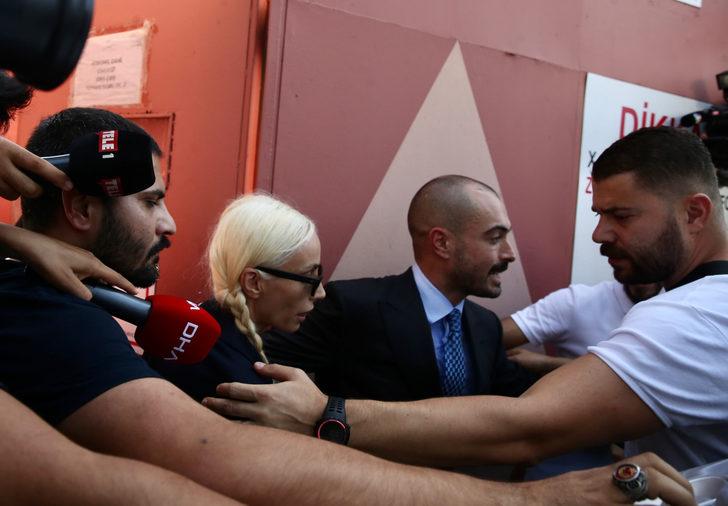 GÜNCELLEME 2 - Şarkıcı Gülşen adli kontrol şartıyla tahliye edildi G2