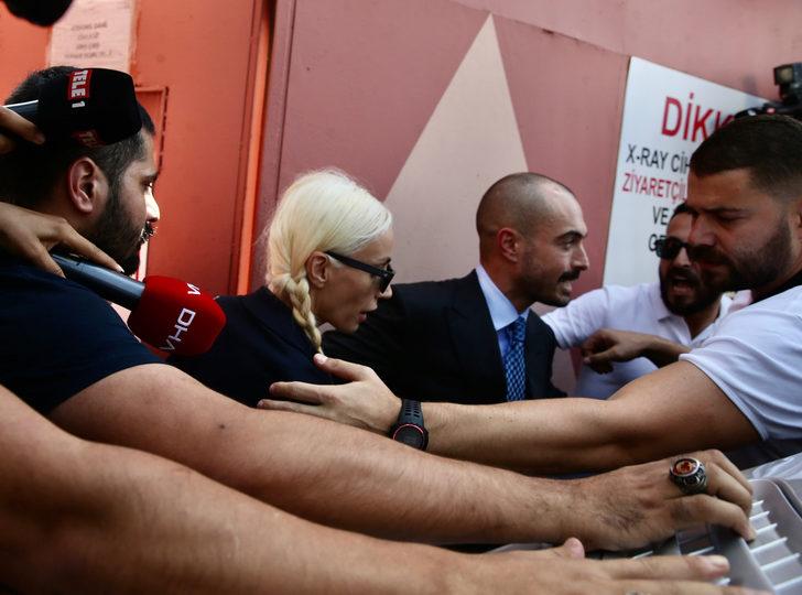 GÜNCELLEME 2 - Şarkıcı Gülşen adli kontrol şartıyla tahliye edildi G3