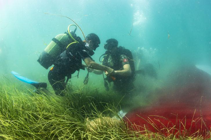 SAT komandoları engellilerle Marmara Denizi'nde "100. Yıl Zafer Dalışı" yaptı G5