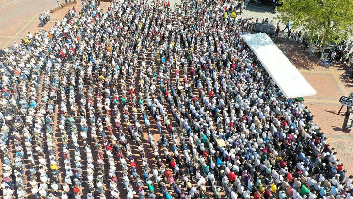 Bursa'daki otobüs kazasında vefat eden 5 kişinin cenazeleri Kütahya'da defnedildi G2