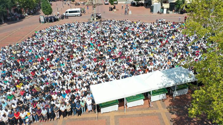 Bursa'daki otobüs kazasında vefat eden 5 kişinin cenazeleri Kütahya'da defnedildi G3