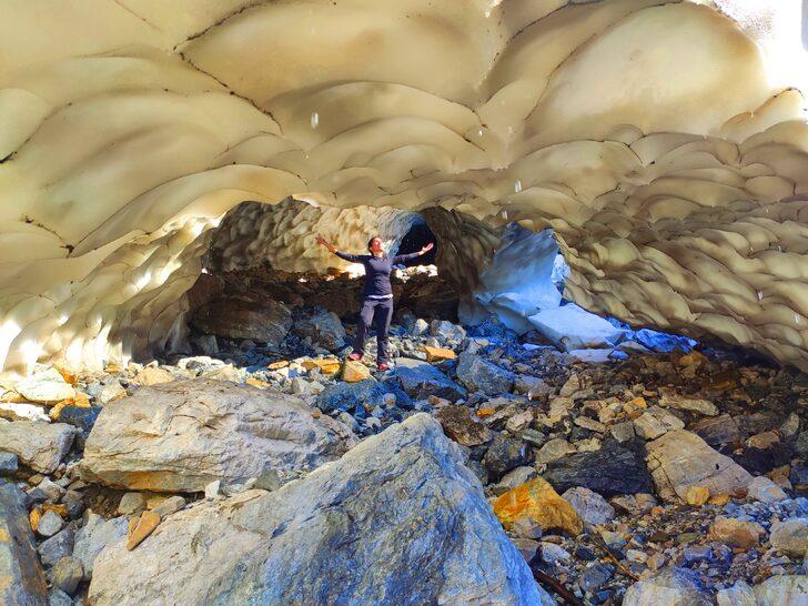 Mereto Dağı eteğindeki kardan tüneller doğaseverlerin serinleten rotası oldu G2