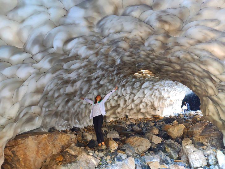 Mereto Dağı eteğindeki kardan tüneller doğaseverlerin serinleten rotası oldu G5