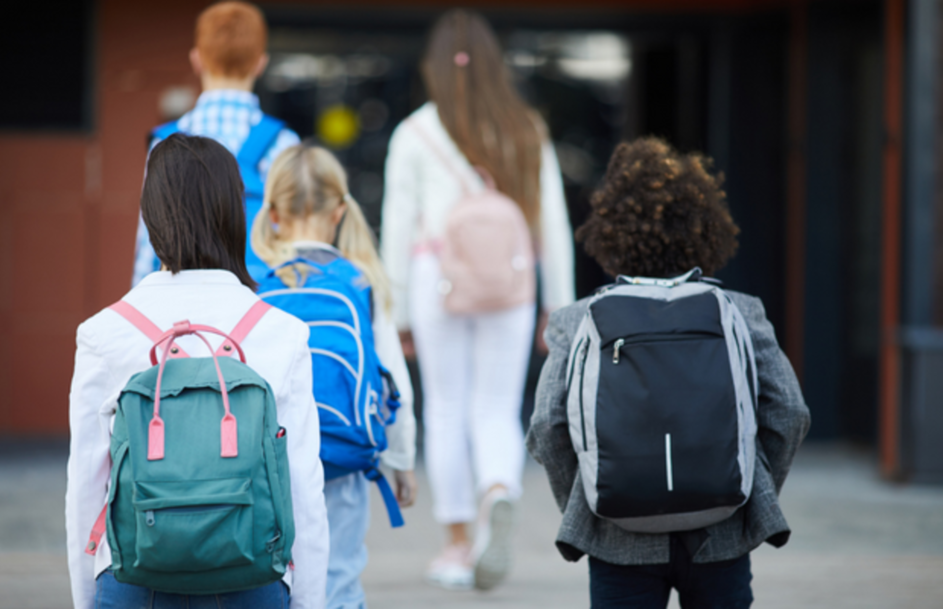 Çocuklarınızın okul zamanı yaklaştıkça ihtiyacınızın artacağı en iyi okul çantası modelleri