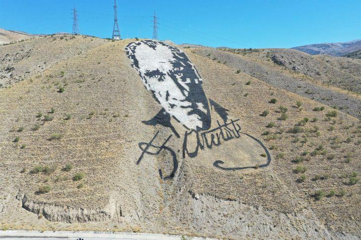 Erzincan Valiliğinden solmaya başladığı iddia edilen "Atatürk portresi" ile ilgili açıklama: G1