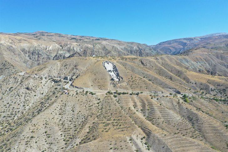 Erzincan Valiliğinden solmaya başladığı iddia edilen "Atatürk portresi" ile ilgili açıklama: G2