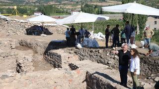 Tokat Valisi Hatipoğlu, Komana Antik Kenti'ndeki kazı çalışmalarını inceledi