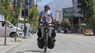 Organ ve kök hücre bekleyen çocuklar için kilometrelerce pedal çevirdi