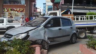 Amasya'da otomobil ile pikabın çarpıştığı kazada 2 kişi yaralandı