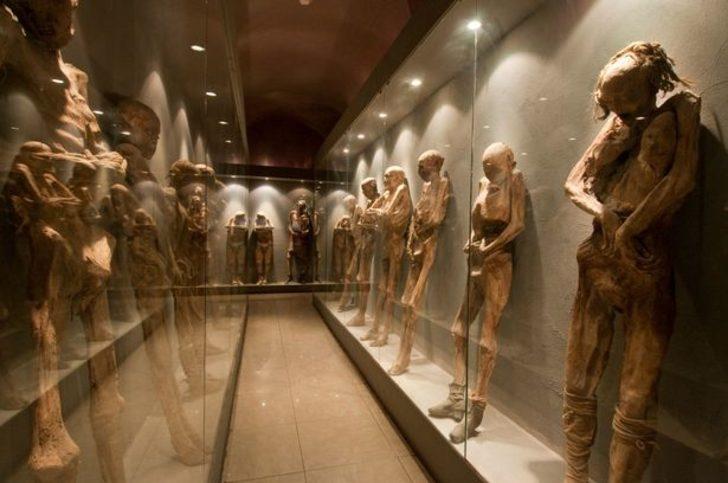 Ölü insanların gerçek bedenleri sergileniyor! Dünyanın en korkunç müzesi: El Museo De Las Momias (Mumya Müzesi) G1