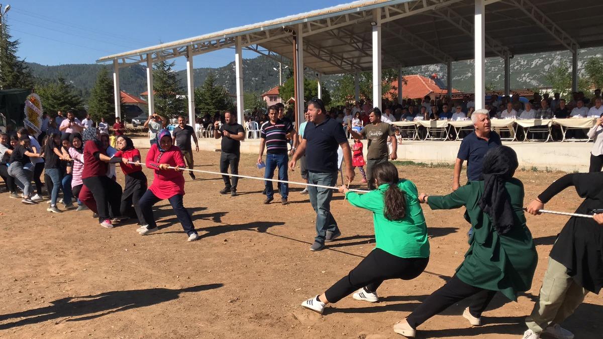 Burdur'da incir ve k&uuml;lt&uuml;r sanat şenliği d&uuml;zenlendi