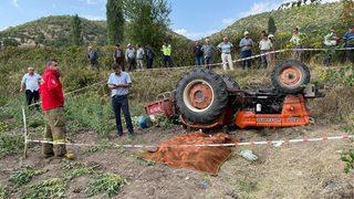 Balıkesir'de devrilen traktörün sürücüsü ile yeğeni hayatını kaybetti