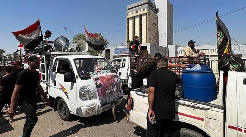 Irak karıştı! Ülke genelinde süresiz sokağa çıkma yasağı ilan edildi