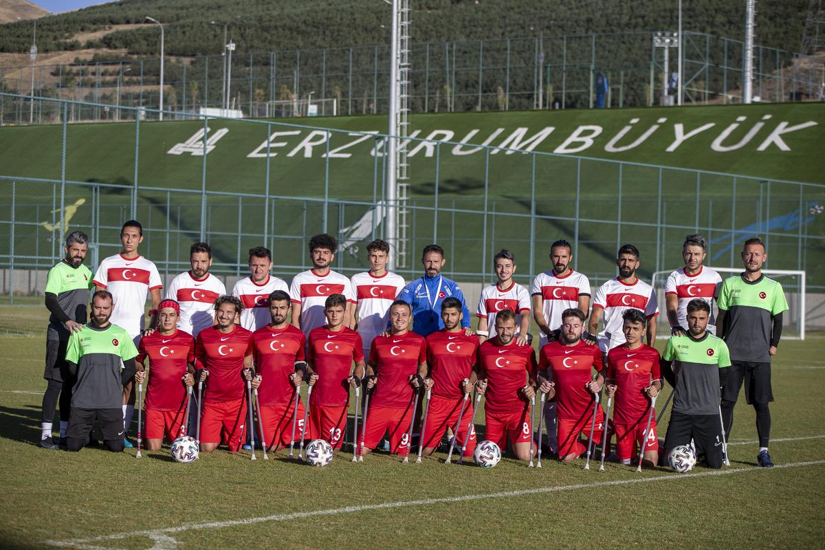 Ampute Milli Futbol Takımı'nın Erzurum kampı sona erdi