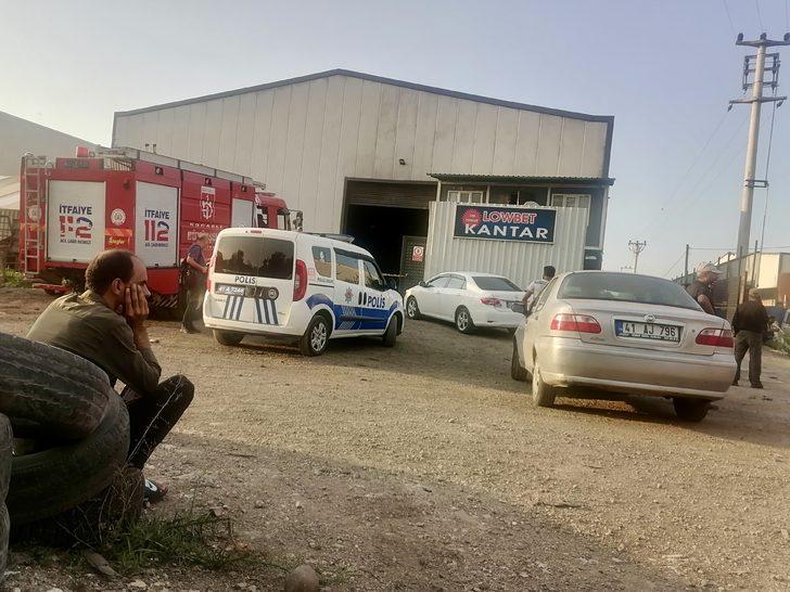 Kocaeli'de geri dönüşüm makinesine sıkışan işçi hayatını kaybetti G3