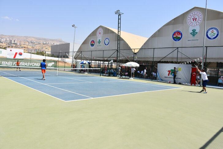 Şırnak'ta Tenis Doğu ve Güneydoğu Anadolu Takım Şampiyonası müsabakaları sürüyor G3