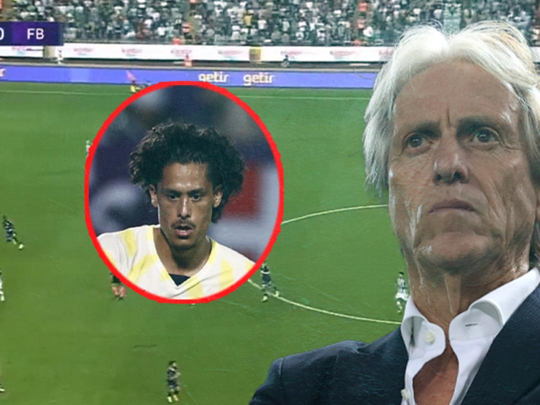 Son dakika: Jorge Jesus'tan Konyaspor - Fenerbah&ccedil;e ma&ccedil;ında dikkat &ccedil;eken değişiklik! Takımı 10 kişi kalmışken...