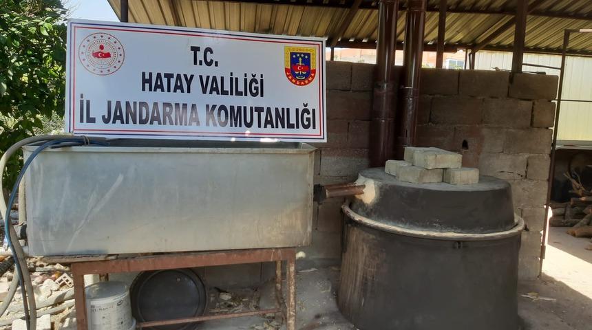 Hatay'da 13 bin 350 litre sahte içki ele geçirildi