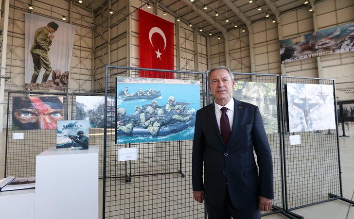 Bakan Akar, "Mehmetçik: Zaferin Askerleri Sergisi" dolayısıyla AA'yı tebrik etti G3
