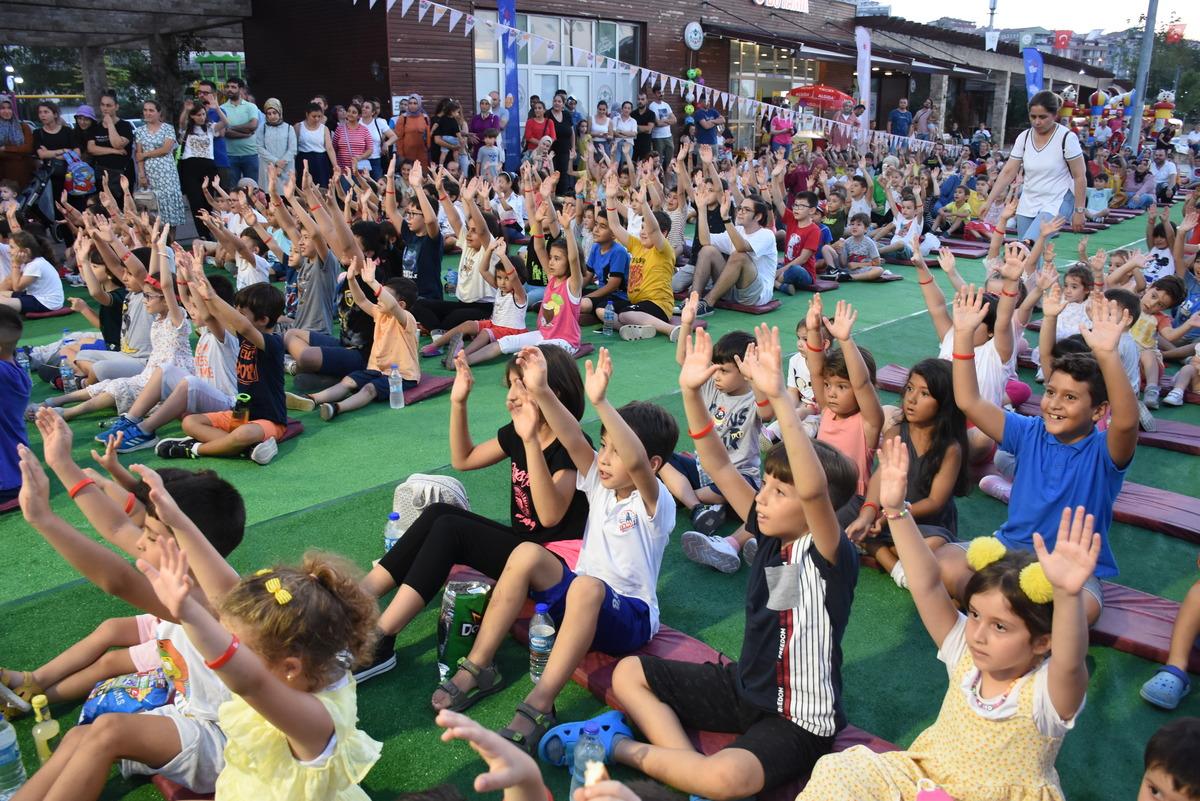 Rafadan Tayfa karakterleri Giresun'da &ccedil;ocuklarla buluştu