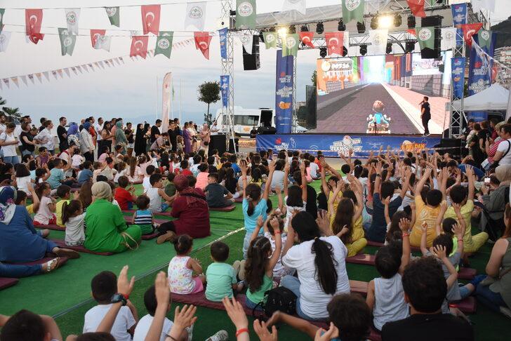 Rafadan Tayfa karakterleri Giresun'da çocuklarla buluştu G3