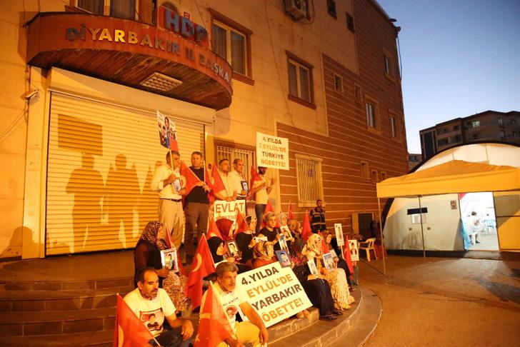 Diyarbakır annelerinden 4'üncü yılına girecek "evlat nöbetine" destek çağrısı G4