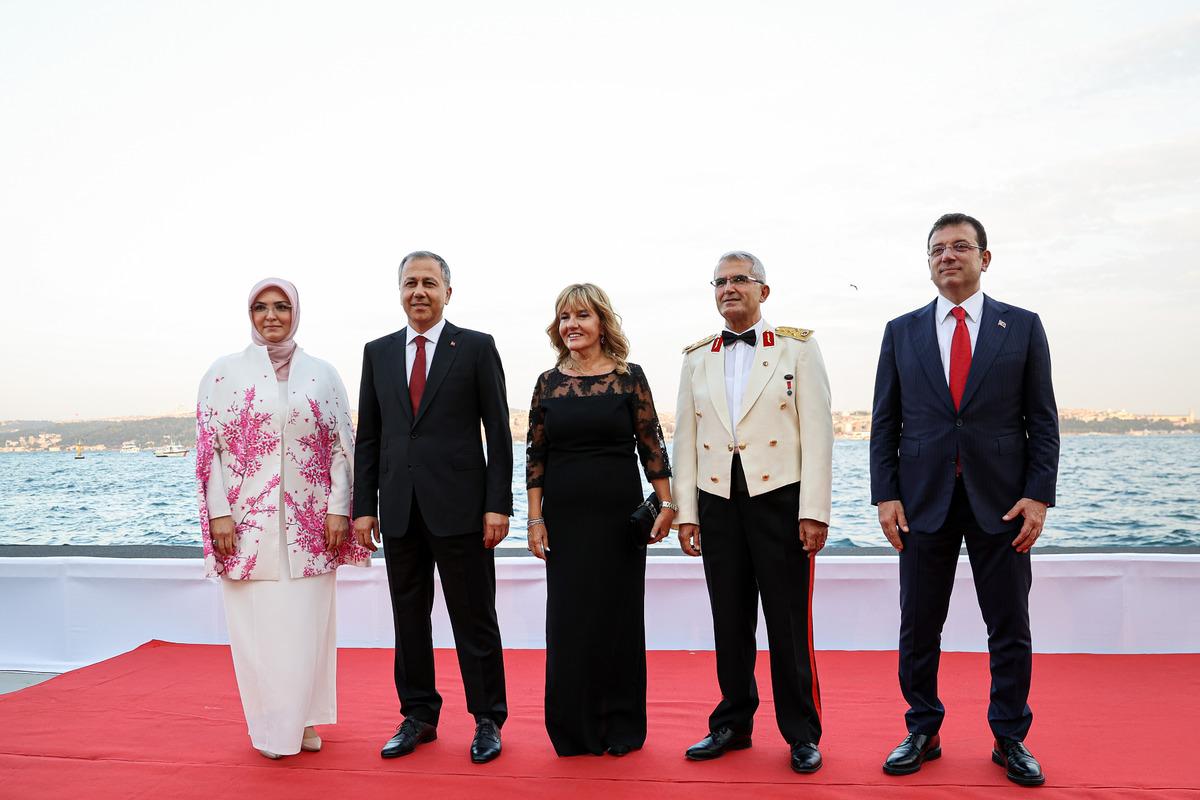 İstanbul Valiliğince B&uuml;y&uuml;k Zafer'in 100. yılı dolayısıyla program d&uuml;zenlendi