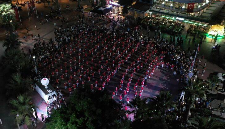 Bodrum'da 300'den fazla kişi aynı anda zeybek oynadı G4