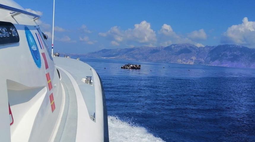 Dat&ccedil;a a&ccedil;ıklarında 67 d&uuml;zensiz g&ouml;&ccedil;men kurtarıldı