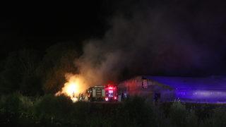 Sivas'ta açık alandaki saman balyaları yandı