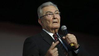 Baykal: CHP tehditle, öfkeyle, sopa sallayarak yönetilemez