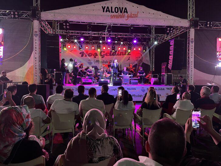 Yalova'da sanatçı Mustafa Yıldızdoğan konser verdi G2