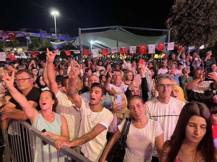 Yalova'da sanatçı Mustafa Yıldızdoğan konser verdi G3