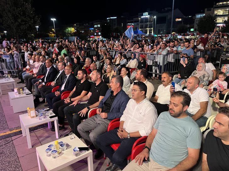 Yalova'da sanatçı Mustafa Yıldızdoğan konser verdi G4