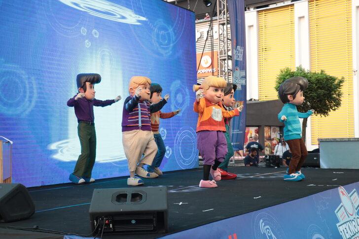 "Teknolojik Tayfa" Sakarya'da çocuklarla buluştu G4