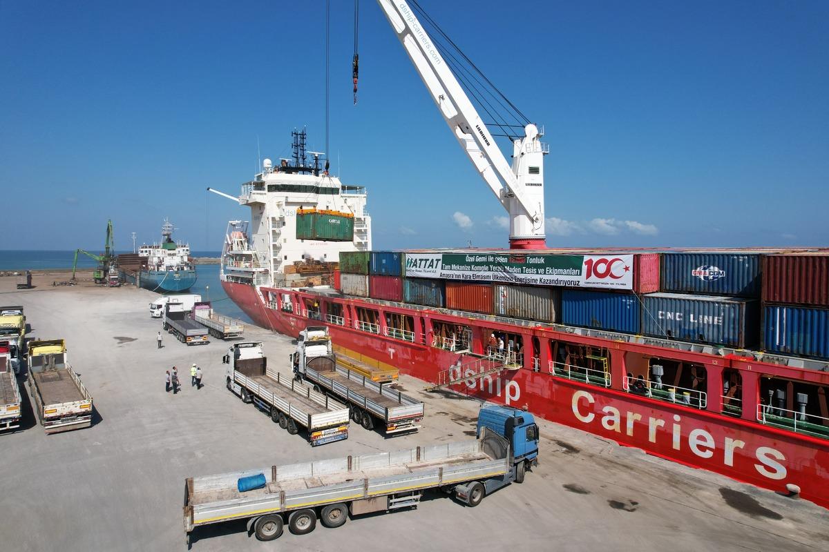 Amasra'da taş k&ouml;m&uuml;r&uuml; &uuml;retiminde kullanılacak mekanizasyon sistemi Bartın'a ulaştı