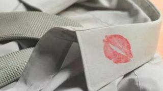 Dert etmeyin! Ruj lekesini çıkarmanız çok kolay, ruj lekesi nasıl çıkar?