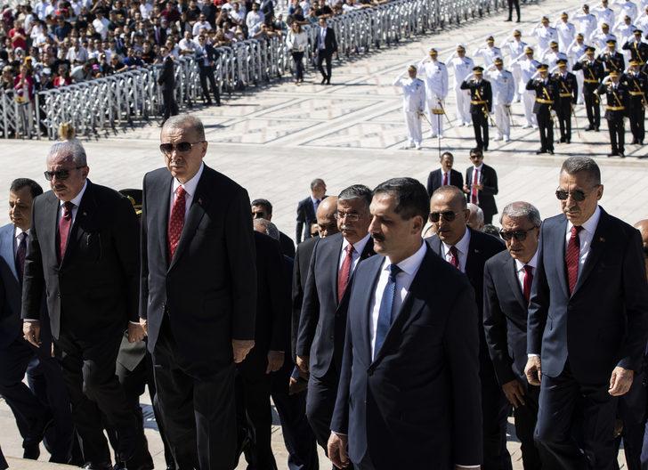 Cumhurbaşkanı Erdoğan başkanlığındaki devlet erkanı, Anıtkabir'i ziyaret etti G5