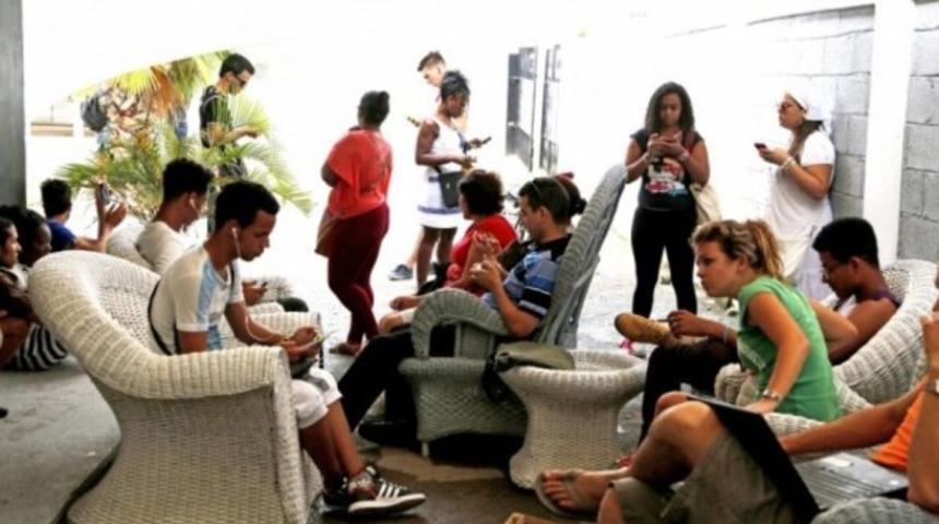 K&uuml;ba da Kablosuz İnternet&rsquo;e ge&ccedil;ti!