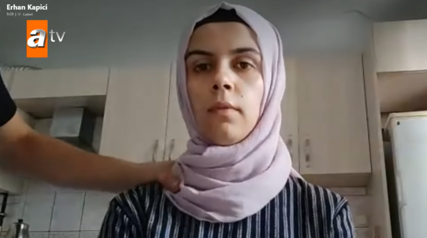 Üniversite öğrencisi Ayşe, evli muavine aşık oldu! Canlı yayında yaşananlar tüyler ürpertti: 3 harflilerle konuşuyor