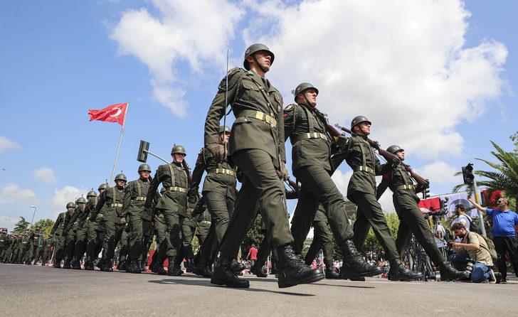 Büyük Zafer'in 100. yıl dönümü Vatan Caddesi'nde resmi geçitle kutlandı G2